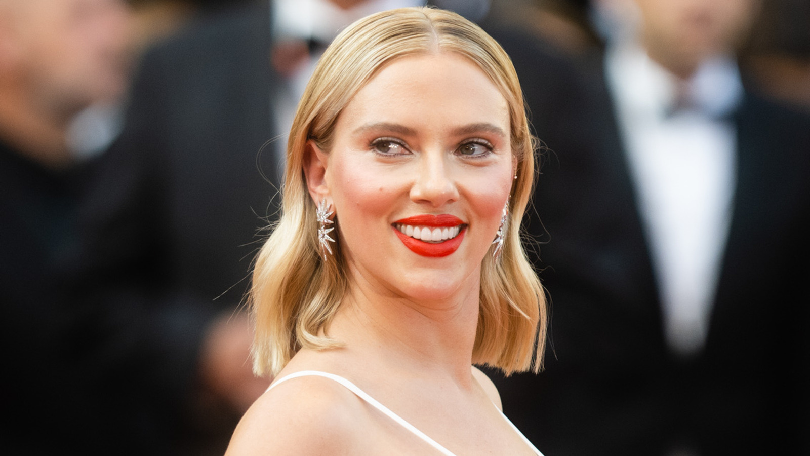 This Common Makeup Fail Has Scarlett Johansson Looking Twice Her Age