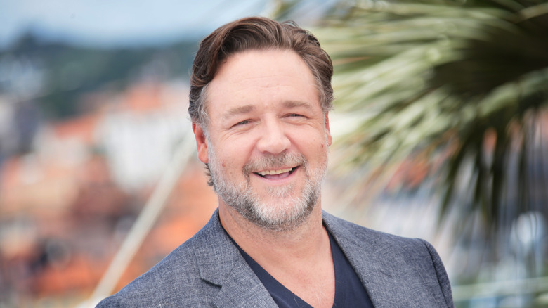 Russell Crowe smiling