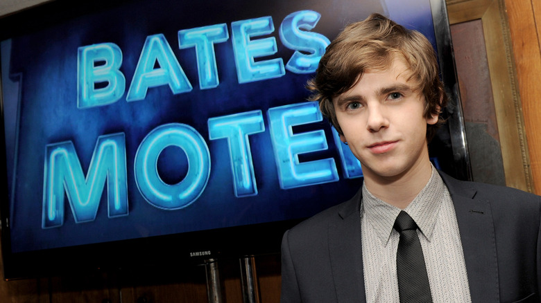 Freddie Highmore Bates Motel sign