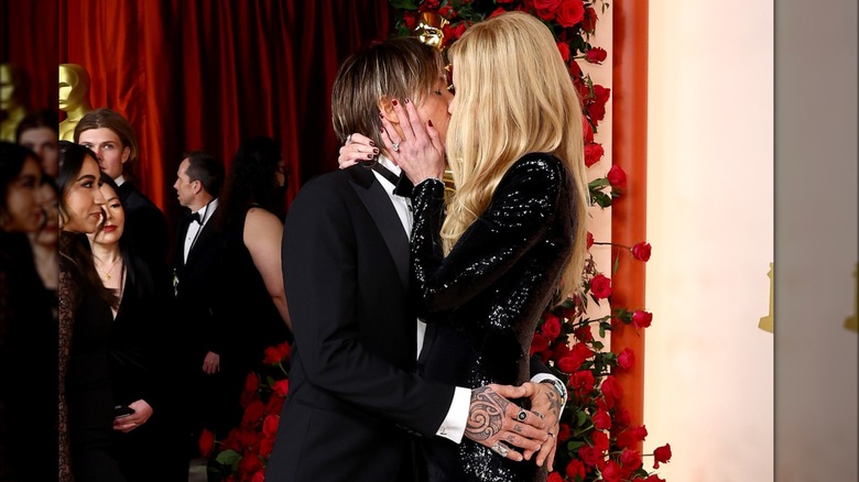 Keith Urban kissing Nicole Kidman