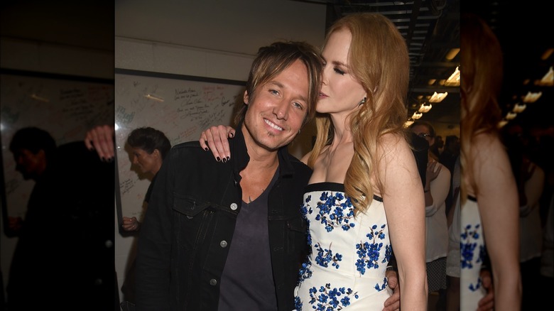 Nicole Kidman strapless dress kissing Keith Urban's head