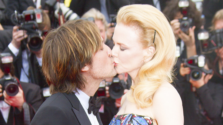 Keith Urban kisses Nicole Kidman squashed nose Cannes