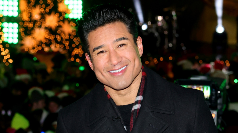 Mario Lopez smiling