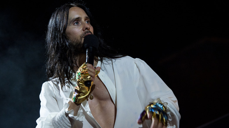 Jared Leto performing