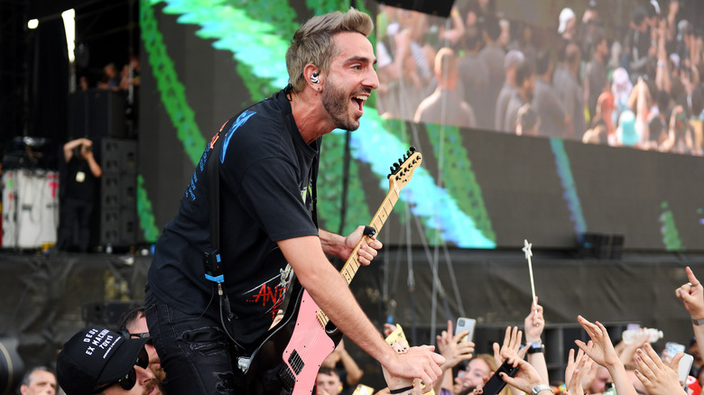 Jack Barakat performing