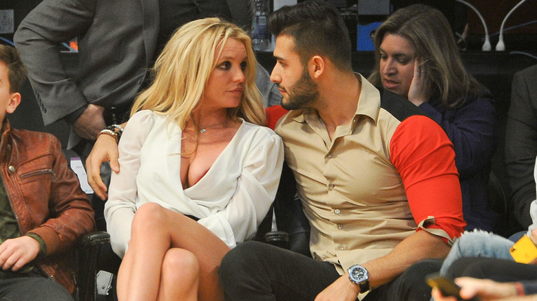  Britney Spears and Sam Asghari basketball game