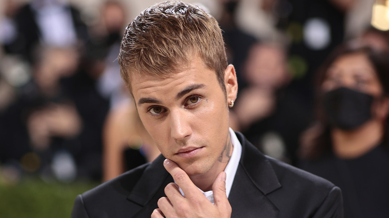 3 Signs Justin Bieber Will Join Usher At The Super Bowl Halftime Show