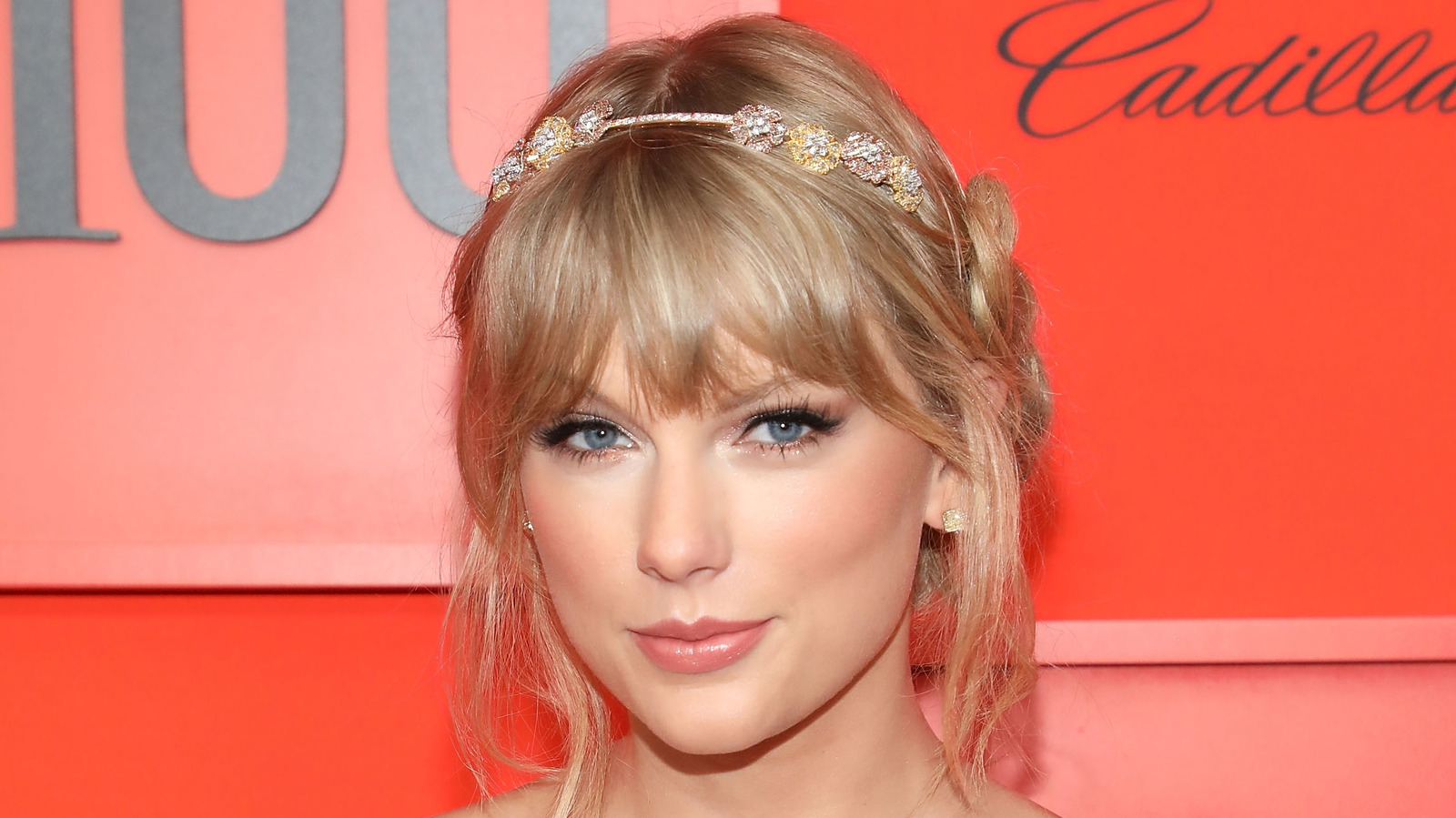 Taylor Swift's 4 Bracelets at Chiefs Game Have Sweet, Hidden