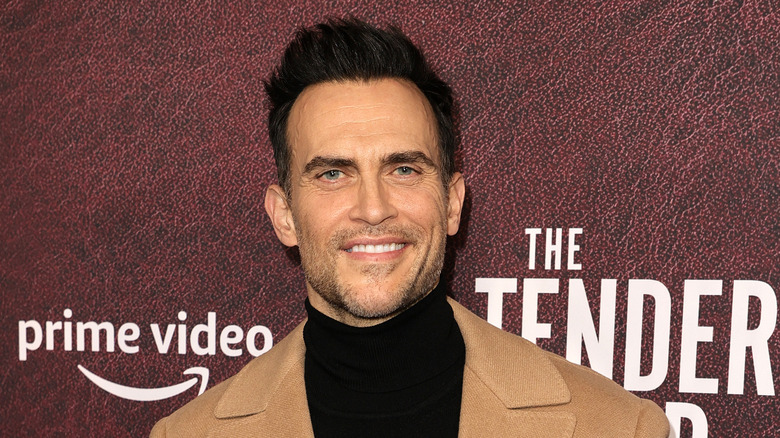 Cheyenne Jackson smiling