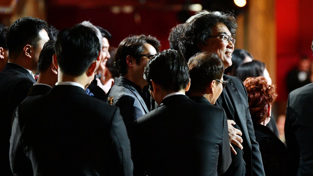 The cast and crew of Parasite at the 2020 Oscars