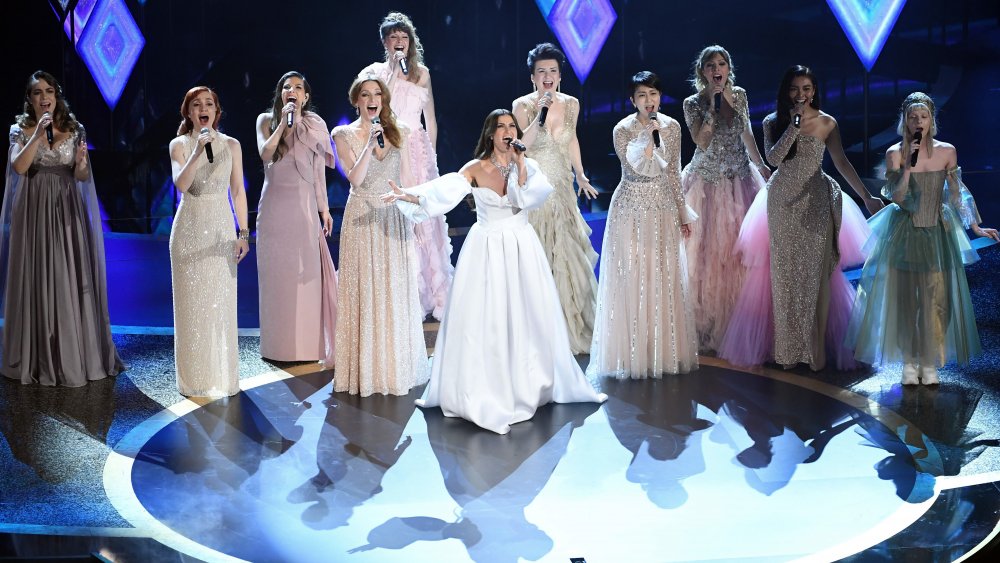 Idina Menzel, Aurora and the Elsas at the Oscars for 'Frozen 2'
