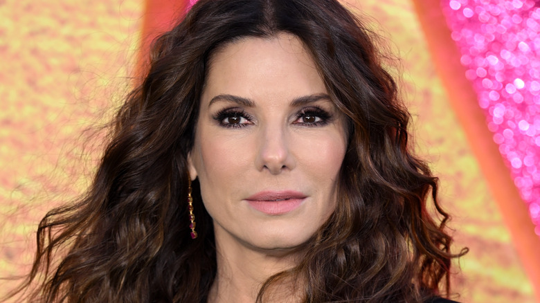 Sandra Bullock wavy hair