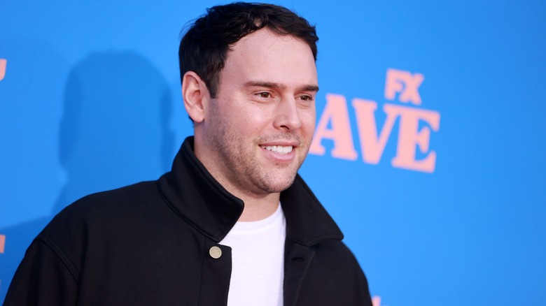 Scooter Braun posing