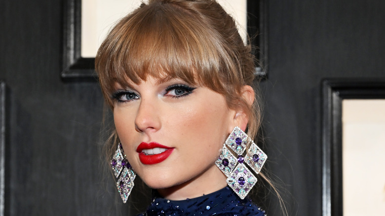 Taylor Swift diamond earrings