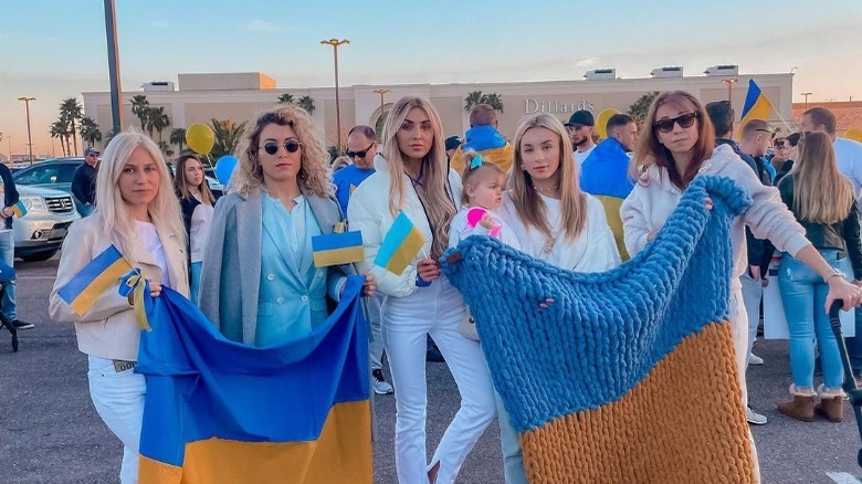 Yara Zaya and daughter Mylah at a rally 