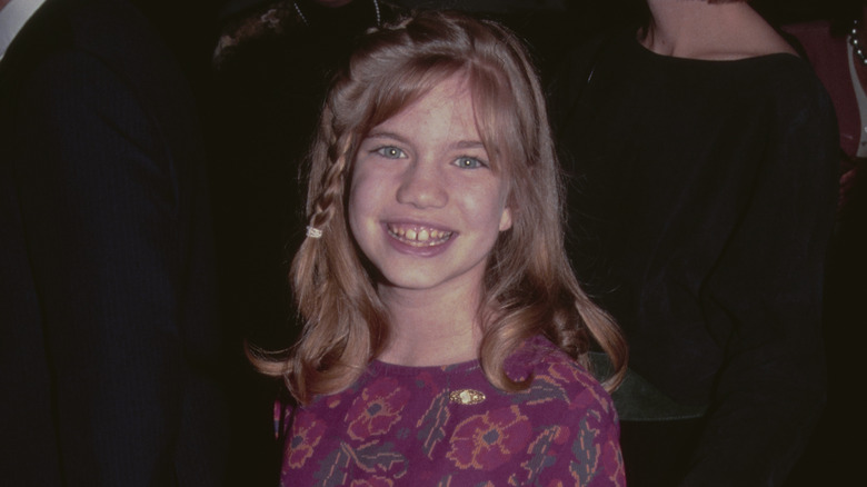 Anna Chlumsky smiling