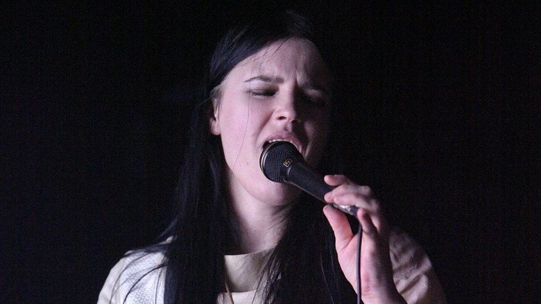 Trish Keenan performing with Broadcast 