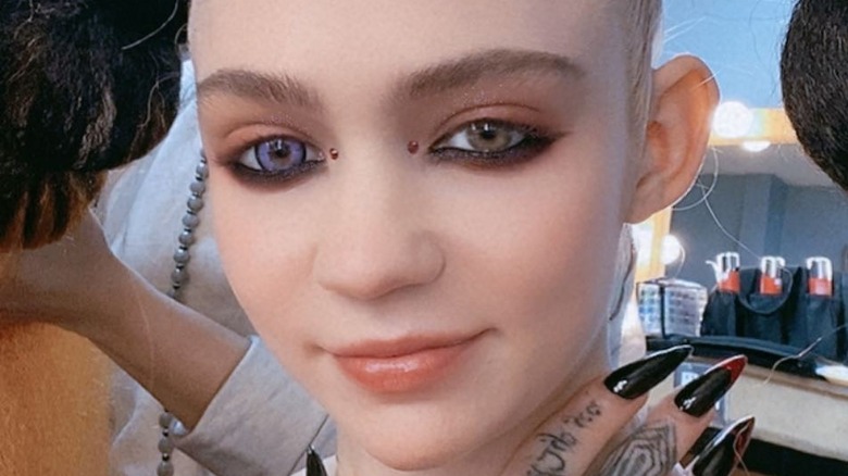 Grimes selfie 2021