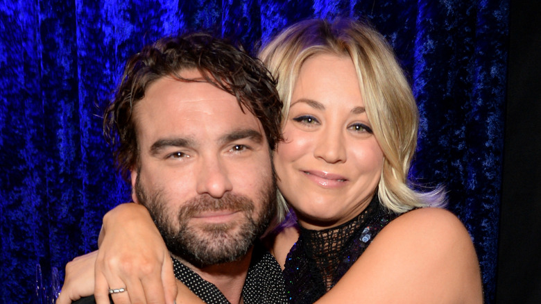 Johnny Galecki, Kaley Cuoco hugging 