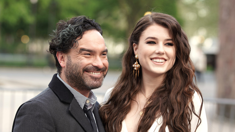 Johnny Galecki, Alaina Meyer smiling