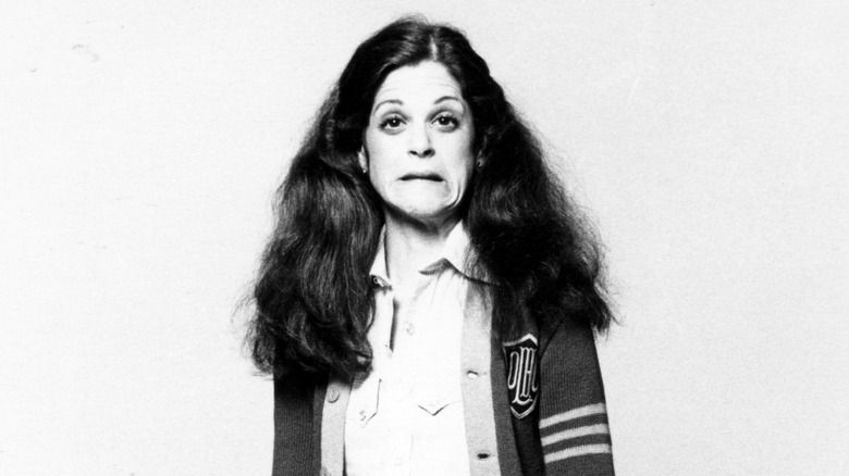 Gilda Radner, smirking