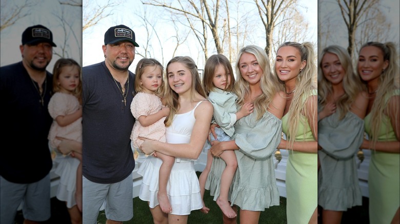 Jason Aldean with his kids and wife