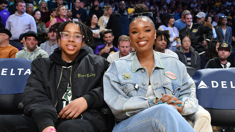 Jennifer Hudson and David Jr. sit courtside 