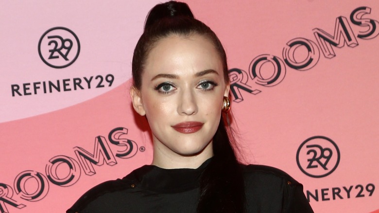 Kat Dennings sports a ponytail hairstyle on red carpet