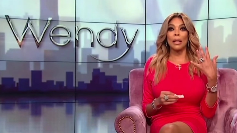 Wendy Williams shows her wedding ring