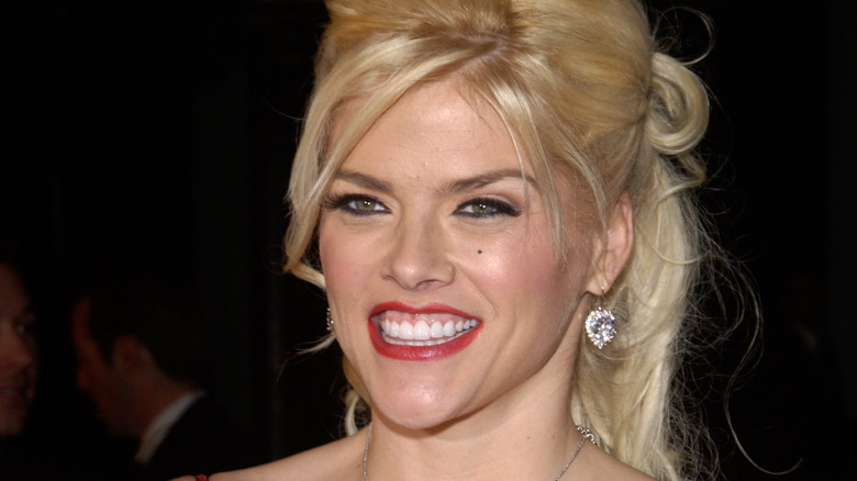 Anna Nicole Smith smiling