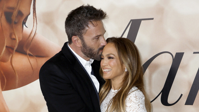 Ben Affleck kissing Jennifer Lopez