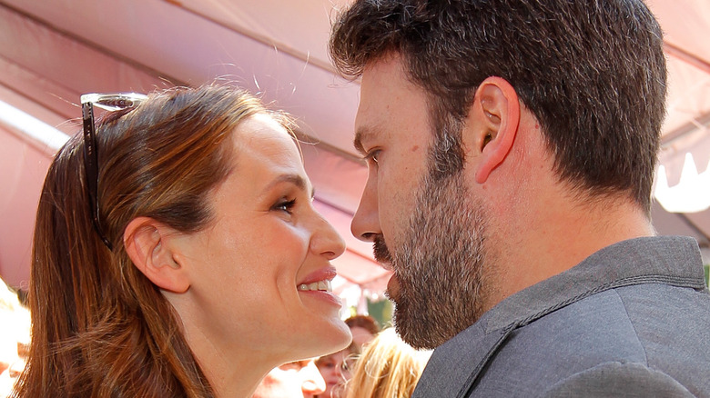 Jennifer Garner and Ben Affleck close