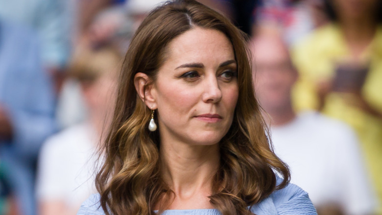 Kate Middleton loose hair