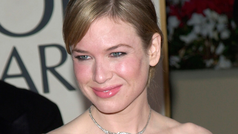 Renee Zellweger posing on red carpet