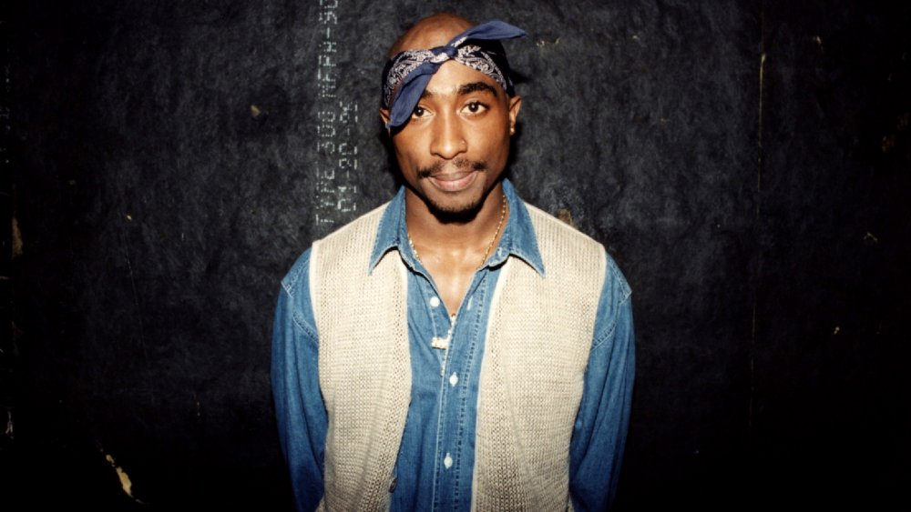 Tupac Shakur backstage at the Regal Theater in Chicago