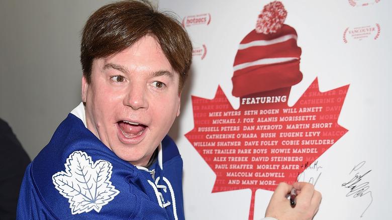 Mike Myers signing autograph