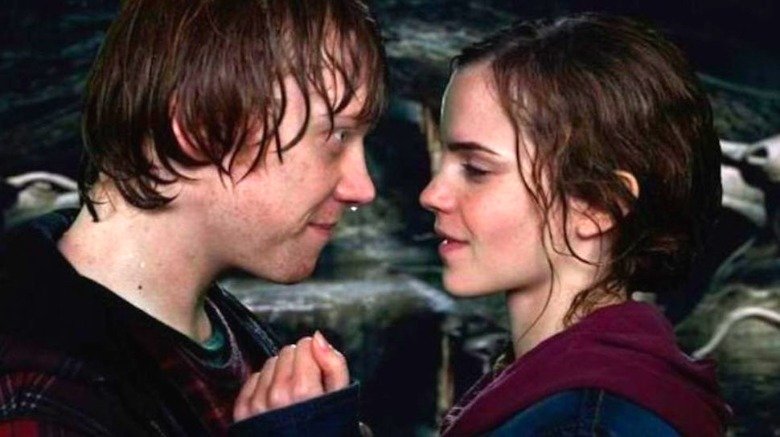Rupert Grint, Emma Watson in Harry Potter and the Deathly Hallows Part 2