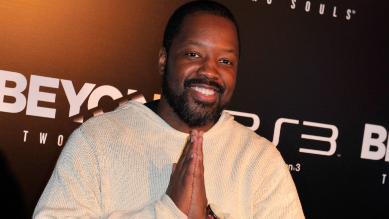 Kadeem Hardison holding his hands together