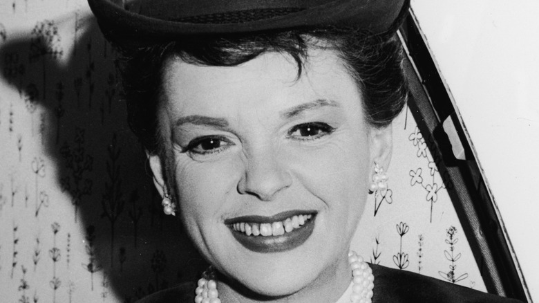 Judy Garland grinning 