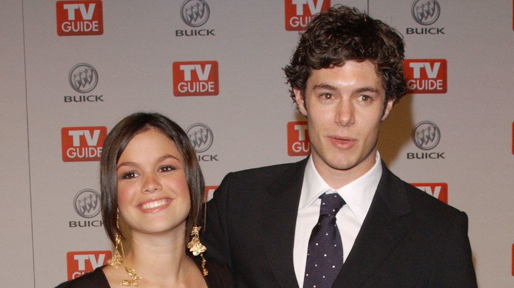 Adam Brody and Rachel Bilson smiling