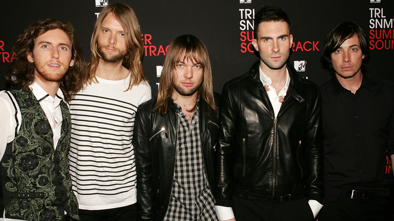 Maroon 5 red carpet