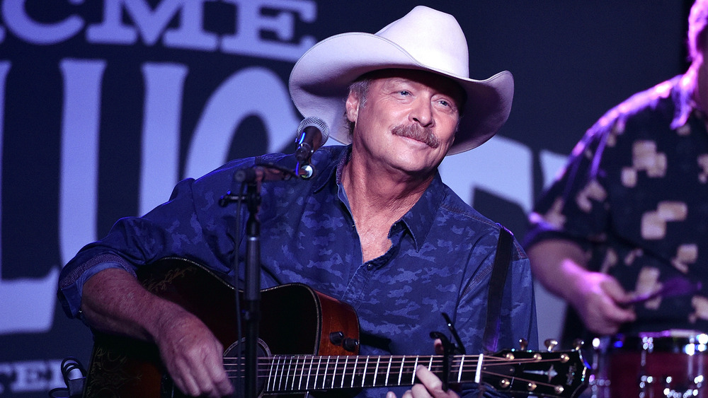 Alan Jackson performing