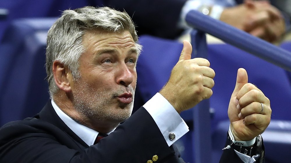  Alec Baldwin giving two thumbs up 