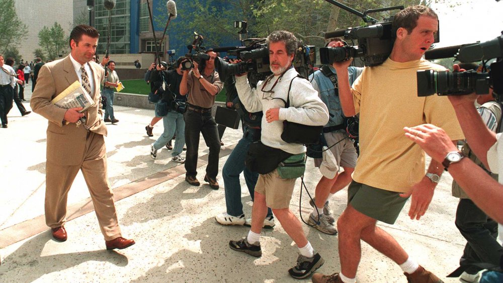  Alec Baldwin outside a courtroom