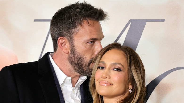 Ben Affleck kissing Jennifer Lopez