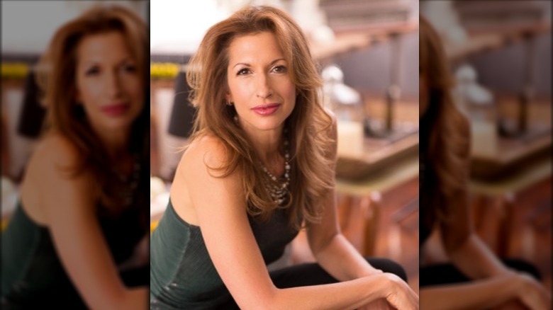 Alysia Reiner posing