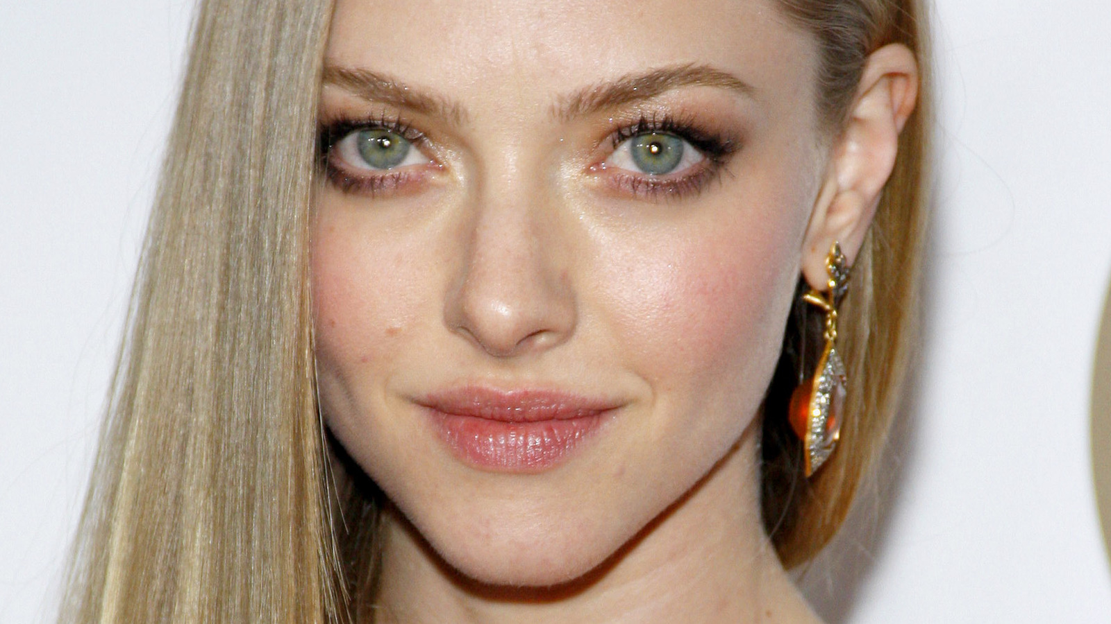 Amanda Seyfried Opens Up About Losing Wicked Role To Ariana Grande Trendradars 