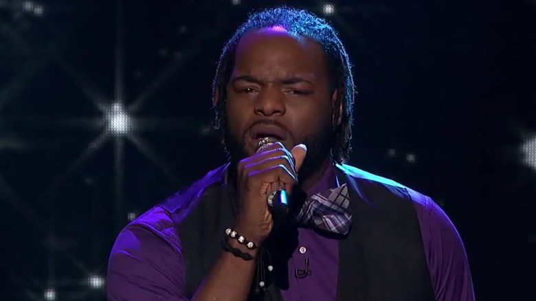 Jermaine Jones performing on American Idol