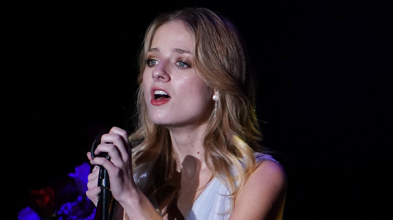 Jackie Evancho singing