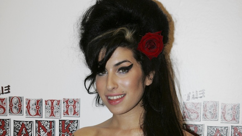 Amy Winehouse beehive red rose